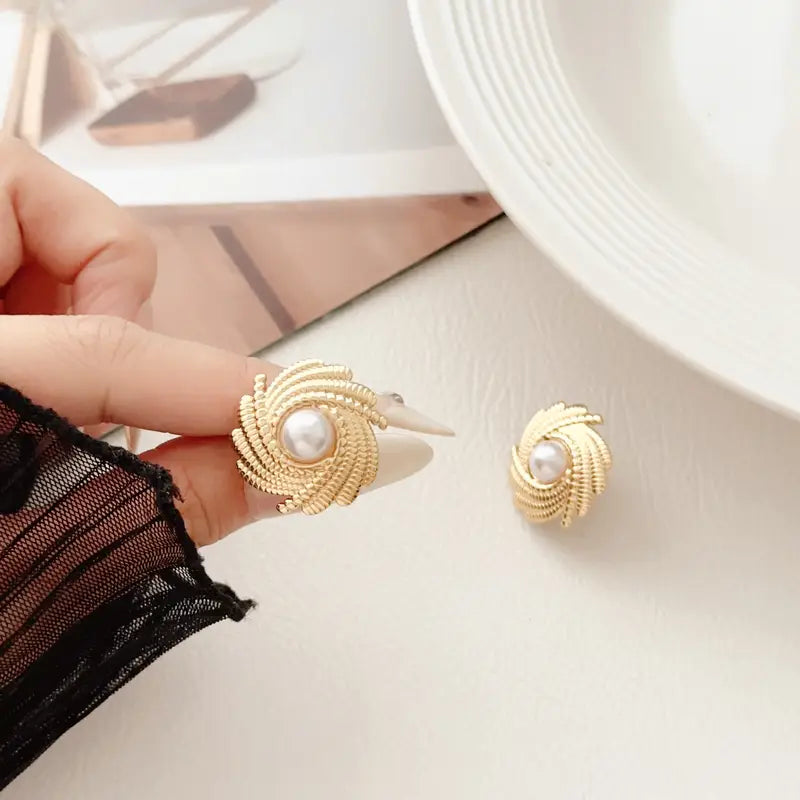 Pearl Whirl Luxe Studs