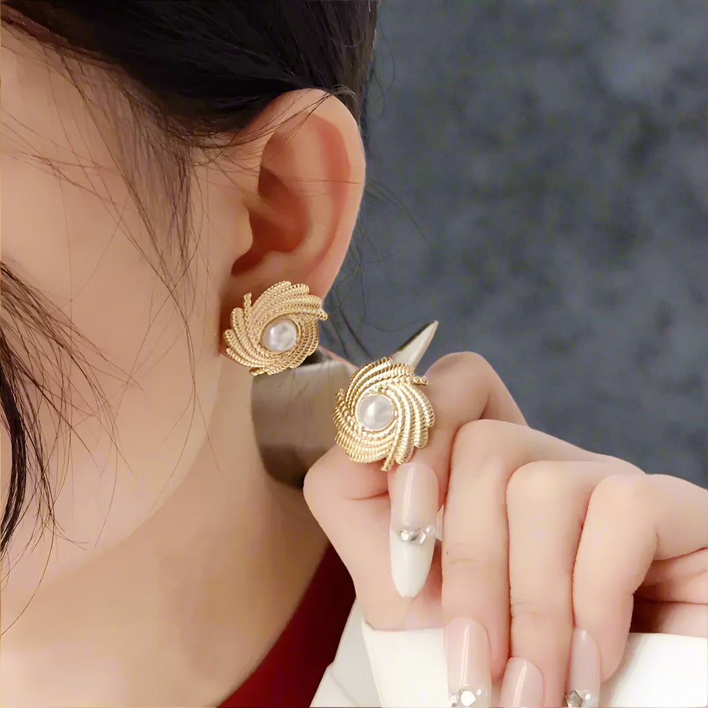 Pearl Whirl Luxe Studs